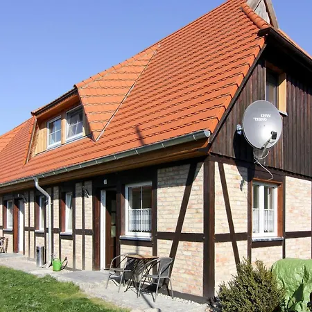 Neuendorfkrug, Luetow, Cleaning Included Apartment